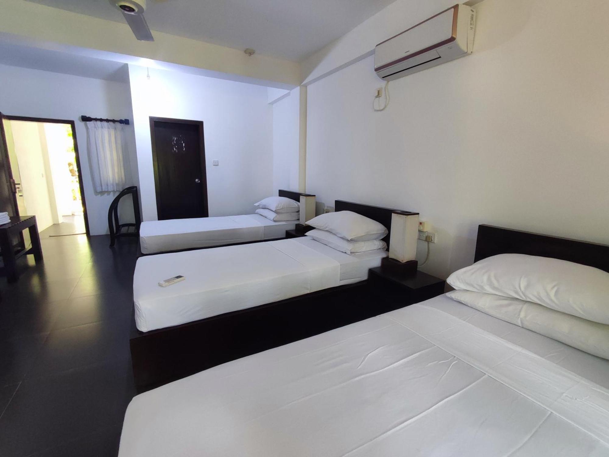 Lakmini Lodge Σιγκιρίγια Εξωτερικό φωτογραφία
